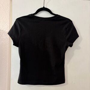 Uniqlo Black Women's Mini T-shirt
